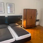 Whliving - & In 3* Constance