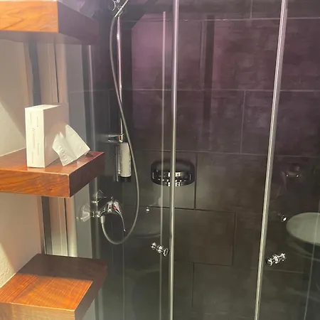 Whliving - & In Apart Otel 3*